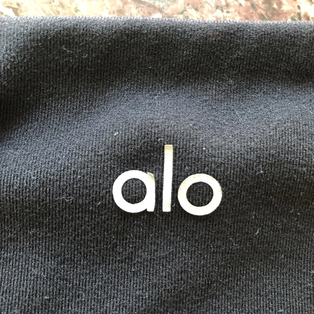 ALO YOGA Airbrush Lineal Diagonal Stripe Leggings in Black